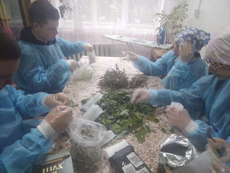 Сухпайки для бойцов.