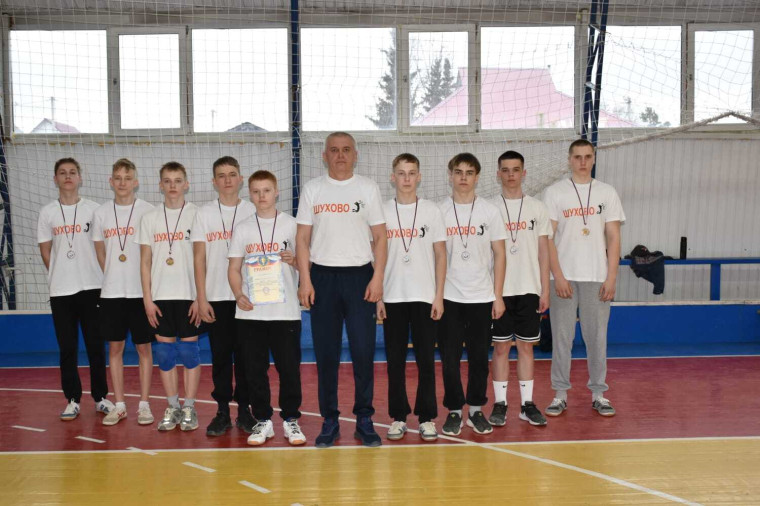 Соревнования по волейболу.